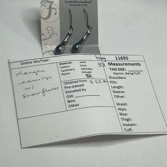 Snowflake earrings dangle delicate pierced on card Christmas jewelry earrings - Picture 6 of 6